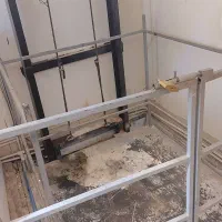 بالابر سه فاز  نفر بر و حمل بار