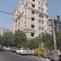 ۱۸۰متر ۳خوابه نوساز دو پارکینگ