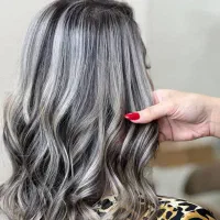 خدمات رنگ و لایت فقط هزینه متریال گرفته میشود|خدمات آرایشگری و زیبایی|خمین, |دیوار