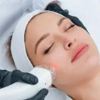 اپراتور لیزر خانم