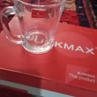 دو دست لیوان