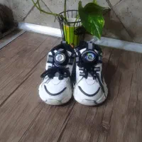 کتونی بچگانه|کفش و لباس بچه|آستانه اشرفیه, |دیوار