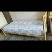 تختخواب فلزی