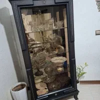 ویترین چراغ دار تمیز بخاطر جابه جای میفرشم|بوفه، ویترین، کنسول|بندر انزلی, معلم|دیوار