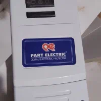 محافظ ولتاژ دیجیتال