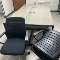 میز کار ۴ نفره مدرن (دارای پارتیشن)+ ۴ صندلی نیلپر