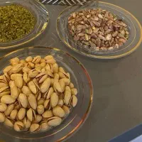 پسته ارگانیک‌ احمد اقایی و قوچی از مزرعه شخصی