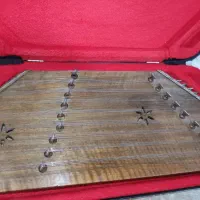 سنتور|سازهای سنتی|رباط‌کریم, رباط‌کریم|دیوار