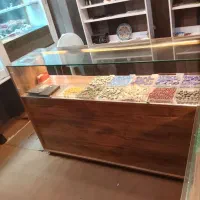 ویترین پاچال.طول150عرض40قد97