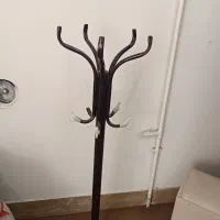 چوب لباسی با پایه ی مرمر