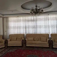 دو دست مبل راحتی و سلطنتی