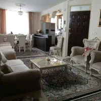 آپارتمان تک واحدی در نیم طبقه در نازی آباد