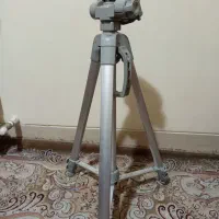 سه پایه دوربین