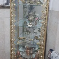 ویترین برنز یا پادیشن برنززیبا با وسایل داخل