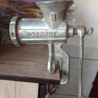 چرخ گوشت دستی قدیمی