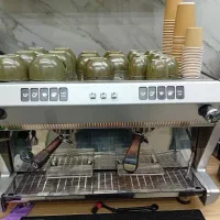 دستگاه اسپرسوساز و دستگاه یخ سازهمراه میز صندلی