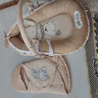 تخت نوزاد کنار مادر|تخت و صندلی بچه|شاهین‌شهر, شهرک هشت بهشت|دیوار