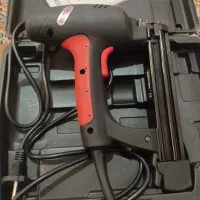 یک دستگاه میخ کوب برقی|ابزارآلات|آبسرد, |دیوار