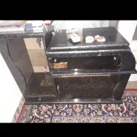 میز تیوی قدیمی با دکور