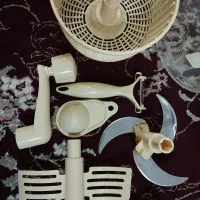 خرد کن دستی سالم|خردکن، آسیاب، غذاساز|رشت, باهنر|دیوار