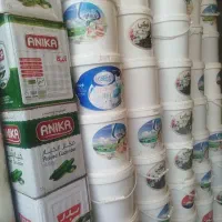 تعدادی سطل 10کیلویی