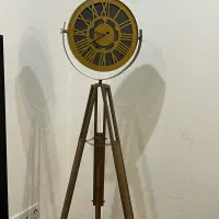 ساعت ایستاده فلزی