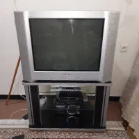 تلویزیون با میز