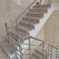 نرده استیل و نرده چوبی