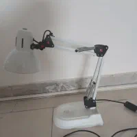 چراغ مطالعه و ناخن کاری پایه دار سالم