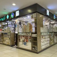 فروشنده خانم عمده لوازم جانبی موبایل چارسو