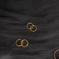 چند تکه طلای کوچک