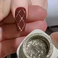 استخدام ناخن کار حرفه ای و نیمه حرفه ای