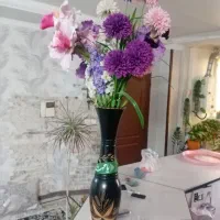 نه شاخه گل زیباباگلدان