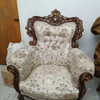 مبل ۹ نفره سالم با کاور لوستر ۱۵شاخه و میز تلوزیون|مبلمان خانگی و میز عسلی|تهران, تولید دارو|دیوار