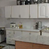 زیرزمین جنوبی دارای نور بسیار عالی|اجارهٔ خانه و ویلا|قم, دروازه چوبی|دیوار