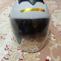 کلاه کاسکت در حد نو