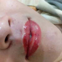 تخفیف ویژه شید لب و میکرو ابرو برای ده نفر|خدمات آرایشگری و زیبایی|قشم, |دیوار