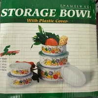 ظروف اشپزخانه همه نو هستن داخل جعبه