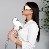 استخدام در کلینیک زیبایی