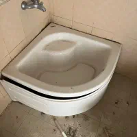 زیر دوشی حمام