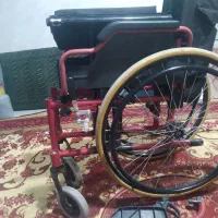 یک دستگاه ویلچر آلمنیومی خارجی پیمی