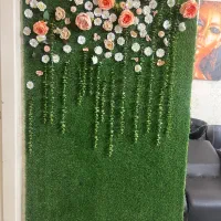 چمن مصنوعی و گل پس زمینه بسیار زیبا