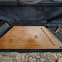 سنتور دست ساز استاد صادق زاده، چوب گردو