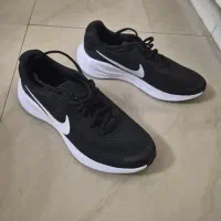 نایک اورجینال مدل revolution 7 نو