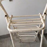 نردبان چهارپایه