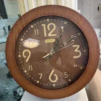 ساعت دیواری قهوه ای شیک