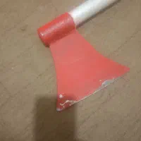 تبر ساخته شده ازفنر کامیون دستش از پلاستیک فشرده