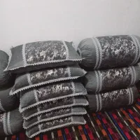 شش بالش و شش متکا