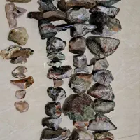 تعدادی سنگ عقیق و شجر فروشی