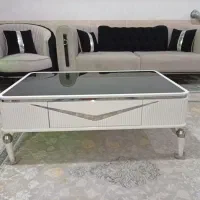 میز و سه عدد گل میز شیک ودرحد نو